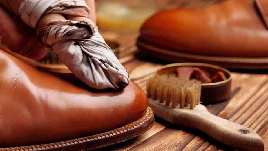leather repair shoes, how to repair scratched leather shoes. How to fix scuff leather shoes